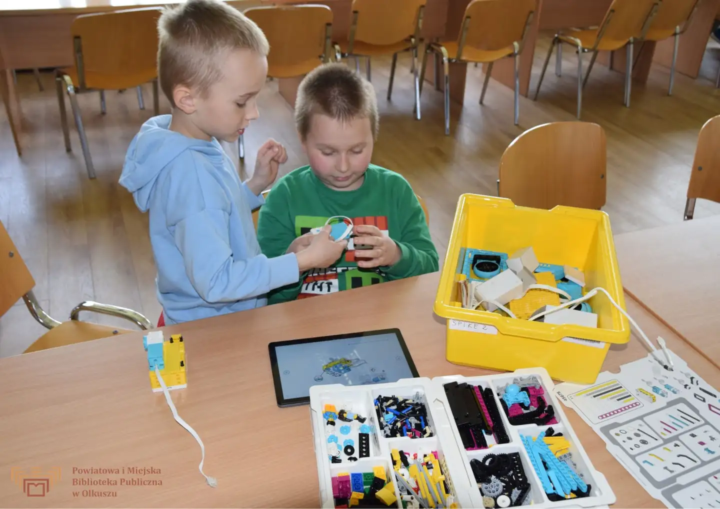 KWIETNIOWA KLOCKOTEKA