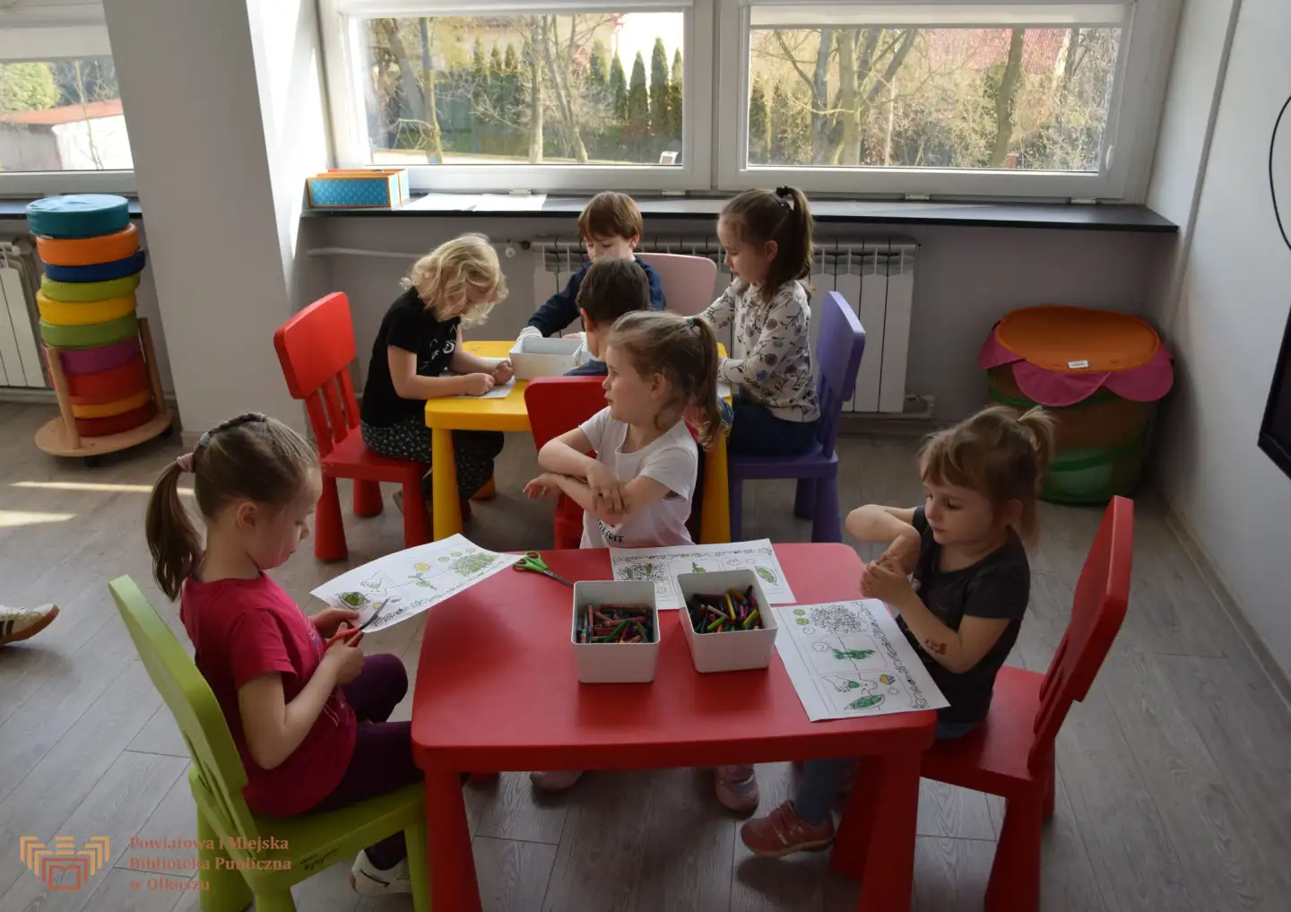 OD ZIARENKA DO WIELKIEJ HISTORII - ZABAWY Z KSIAŻKĄ