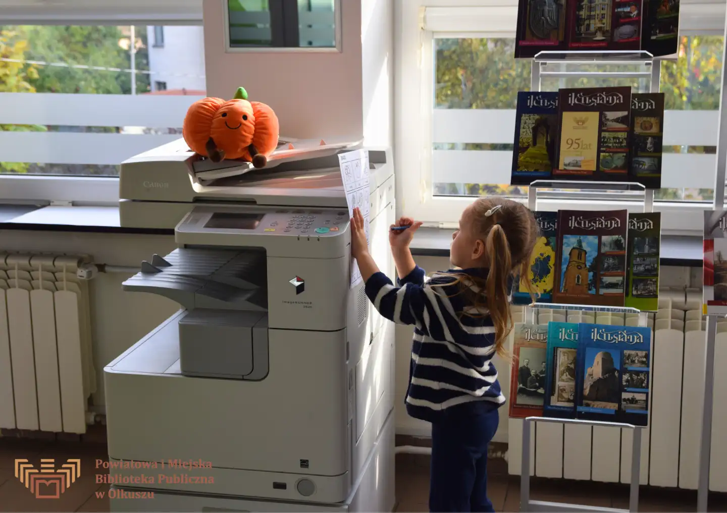 PAŹDZIERNIKOWE ZABAWY Z KSIĄŻKĄ Z ELEMENTAMI BIBLIOTERAPII